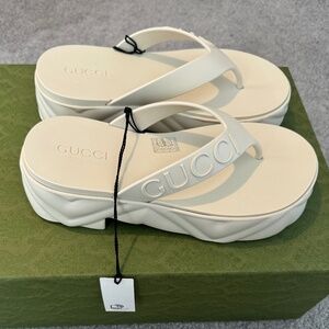 Authentic GUCCI womens sandal NWT